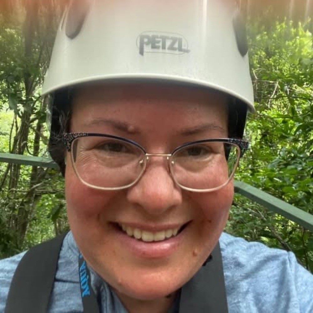 Meet your Posher, Cassandra